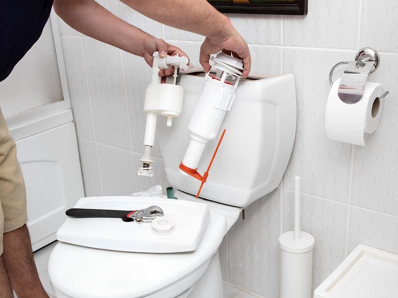 Заміна арматури зливу унітазу