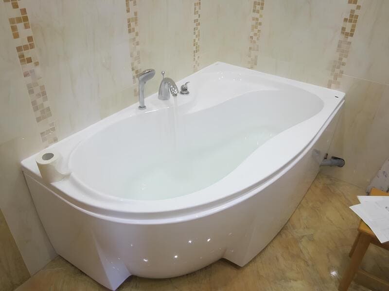 Встановлення акрилової ванни