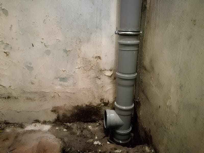 Заміна стояка каналізації